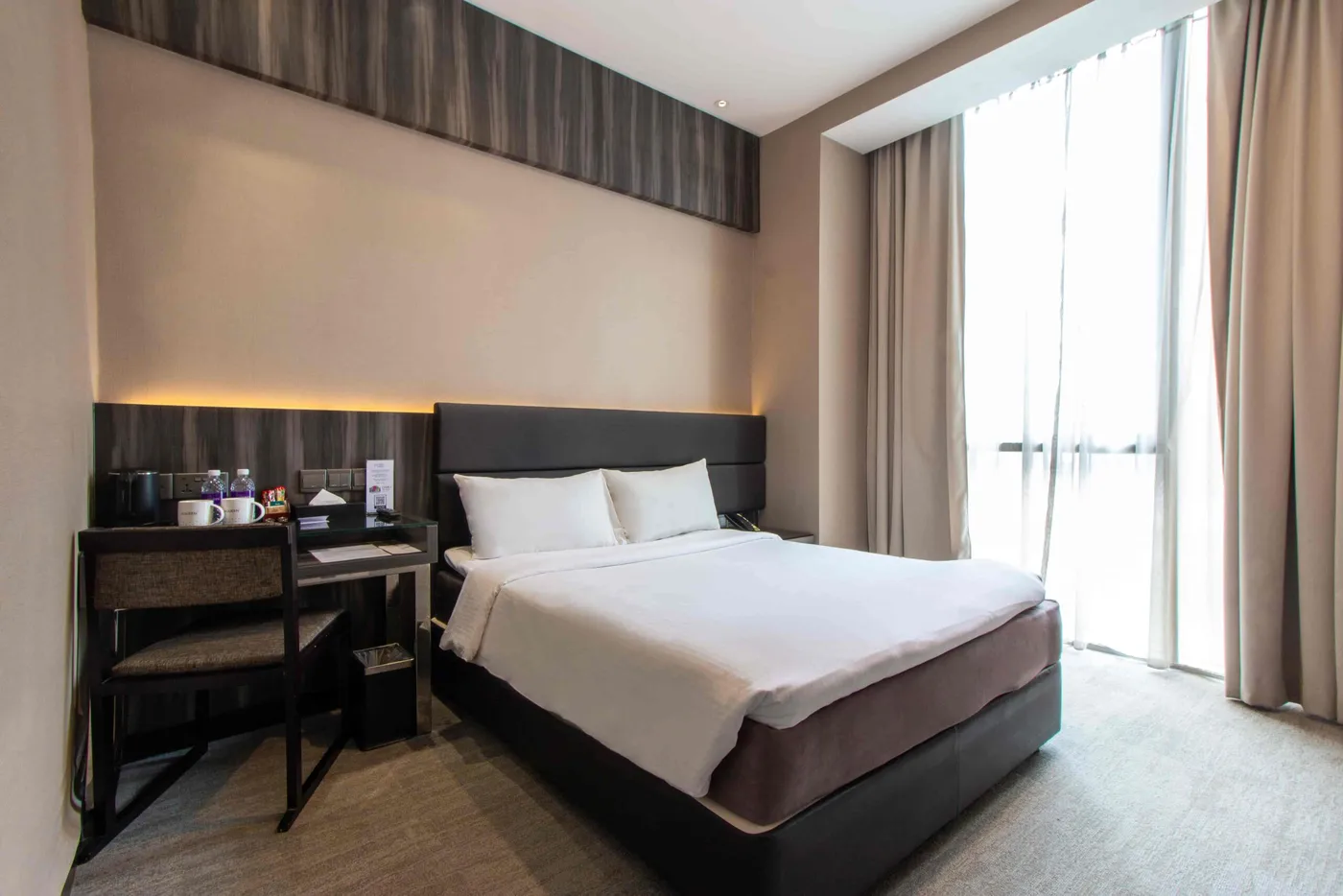 Deluxe Room at Aqueen Paya Lebar, photo 1
