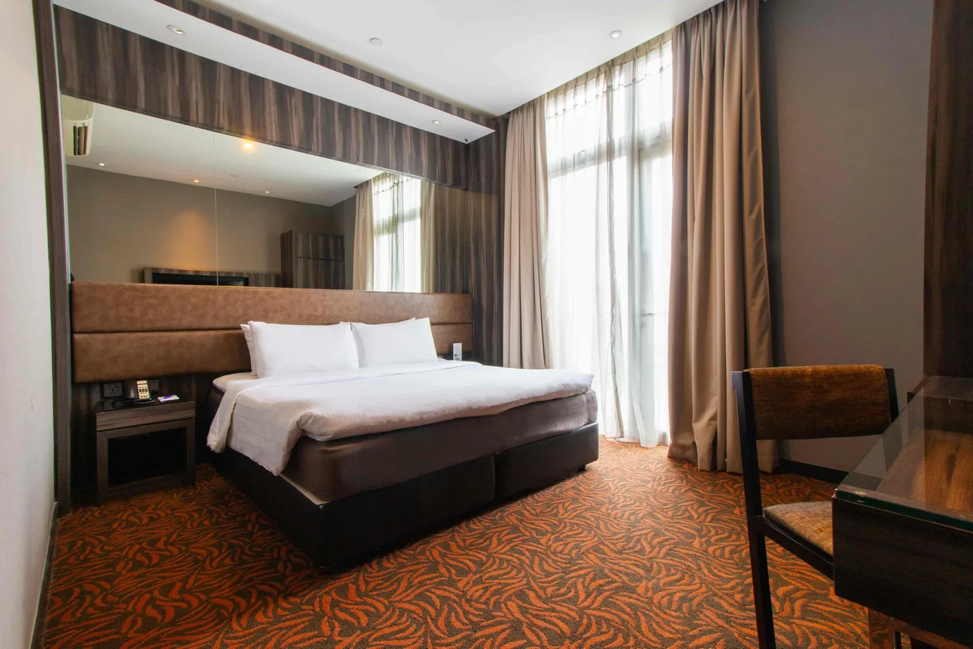 Premier Room at Aqueen Paya Lebar, photo 1