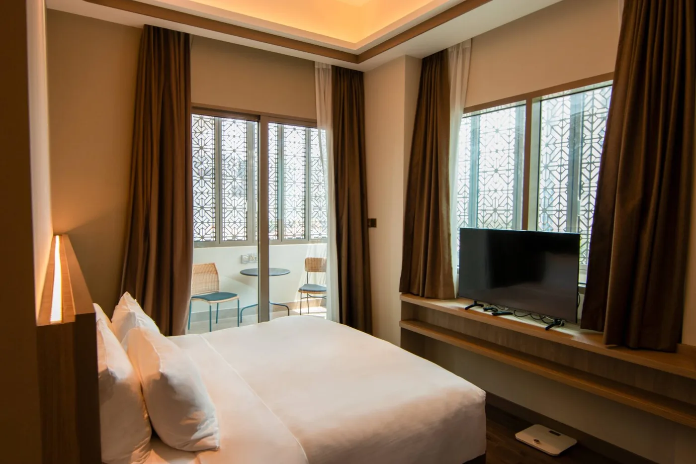 Aqueen hotel accommodation